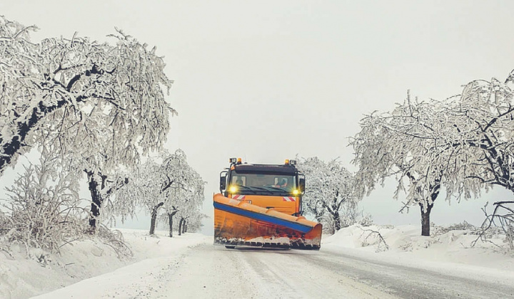Fotka - OZNAM  - parkovanie v zimnom období